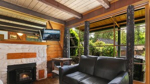 Living area - Hot Tub Cabin #1 (Union)
