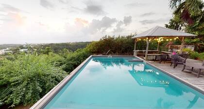 GĂźte Baobab 2: Beautiful pool area and its panoramic view