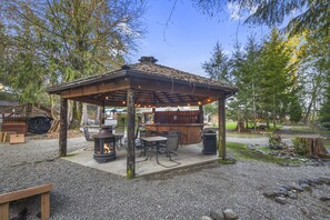 Property grounds - Hot Tub Cabin #8 with Fire Pit (Union)