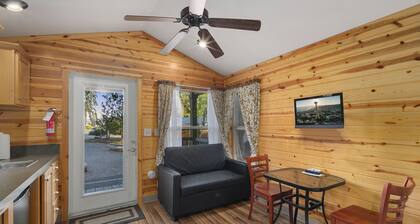 Hot Tub Cabin #9