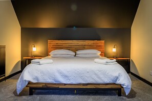 5 bedrooms, iron/ironing board, WiFi