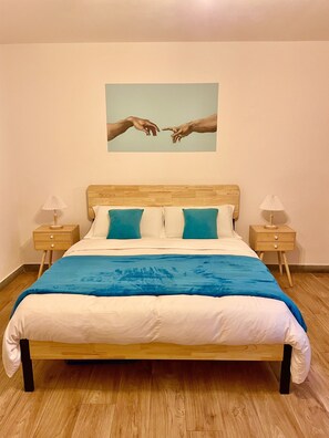 1 slaapkamer, een strijkplank/strijkijzer, gratis wifi, beddengoed