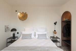 Premium bedding, desk, free WiFi, bed sheets