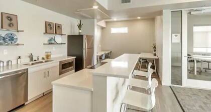 Cozy*Secure*Easy Ski Access*Hot Tub*Gated Parking