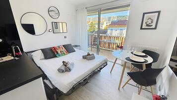 熨斗/熨衣板、WiFi、床单