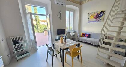 Apartment in nobiliar palace with terrace in center of the city