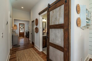 Interior - Private Pool & Hot-tub! Walk Downtown; Large Porch; King Beds; Spacious (Monroe)