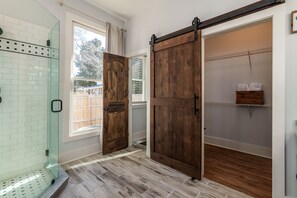 Combined shower/tub, hair dryer, towels, soap - Private Pool & Hot-tub! Walk Downtown; Large Porch; King Beds; Spacious (Monroe)