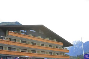 Exterior - 1 Studio Flat walking distance to ski lifts (we have 2 in the same building) (Kaprun)