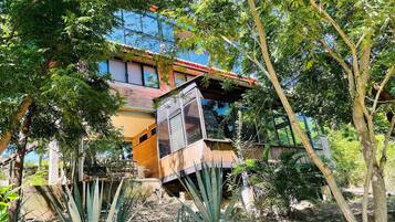 Comfort House | Exterior
