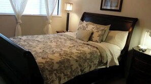 2 bedrooms, iron/ironing board, WiFi