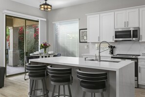 Fridge, microwave, oven, stovetop - Luxury Scottsdale “ALL NEWER REMODEL” in Grayhawk. (Scottsdale)