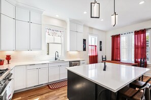 Fridge, oven, stovetop, dishwasher