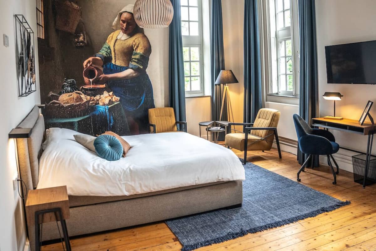 Deluxe Double Room | Individually decorated, desk, laptop workspace, blackout drapes