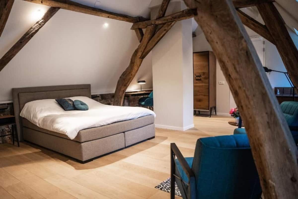 Economy Double Room | Individually decorated, desk, laptop workspace, blackout drapes