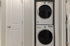 Interior - Palmetto Retreat townhome Ladson/Charleston area. (Ladson)