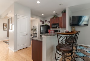 Private kitchen - Palmetto Retreat townhome Ladson/Charleston area. (Ladson)