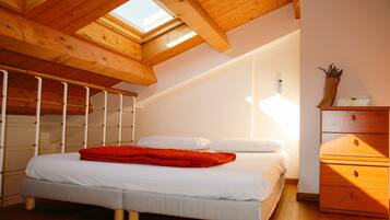 3 slaapkamers, een bureau, gratis wifi, beddengoed