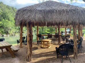 Outdoor dining - Son's Guadalupe Glamping Tent #A (New Braunfels)