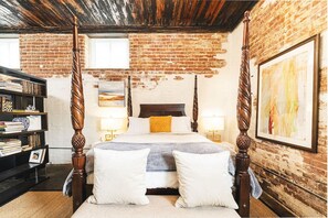 1 bedroom, desk, iron/ironing board, free WiFi - The Carriage House Loft at Marion Hall Mansion (Cincinnati)