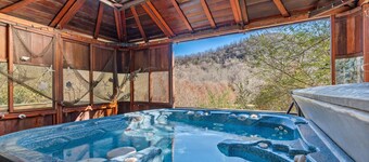 Serenity Views Retreat -- Hot Tub, Creek, 2 King beds, Dogs, on 4 acres!