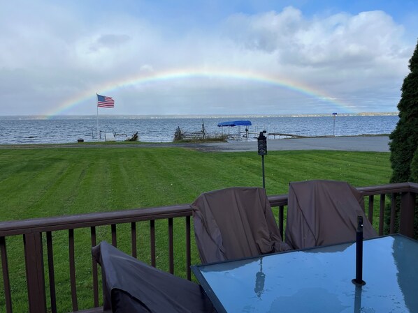 Property grounds - Newly renovated lake house with stunning views! (Canastota)