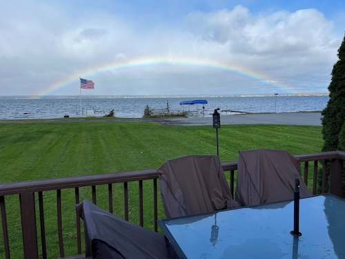 Newly renovated lake house with stunning views!