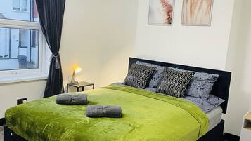 3 bedrooms, iron/ironing board, WiFi, bed sheets