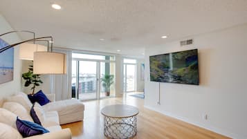 Télévision, cheminée