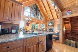Cabin, Multiple Beds, Hot Tub, Mountain View | Interior