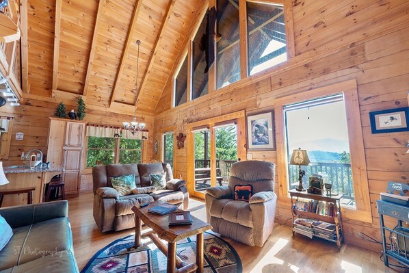 Cabin, Multiple Beds, Hot Tub, Mountain View | Living area | 40-inch TV with cable channels, fireplace