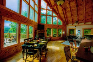 Dining - Snail's Pace (Sevierville)