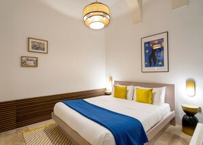 1 habitación, tabla de planchar con plancha, wifi gratis y ropa de cama 