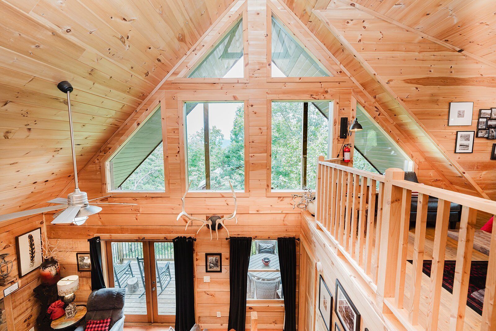 40-inch TV with cable channels, fireplace