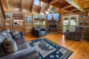 Living area - Sweet Cabins (Sevierville)