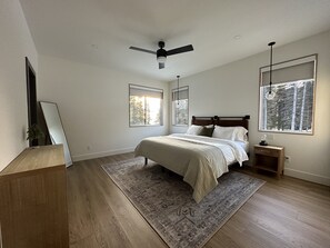 4 bedrooms, free WiFi, bed sheets