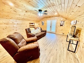 40-英寸电视（配备有线频道）