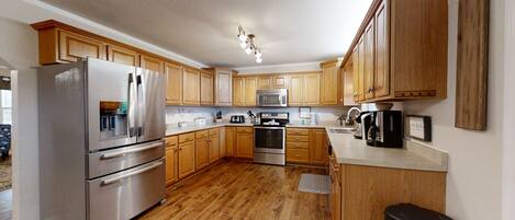 Refrigerador, microondas, horno, placa de cocina