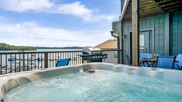 Rumah Basic, Beberapa Tempat Tidur, hot tub, pemandangan gunung | Bathtub spa outdoor