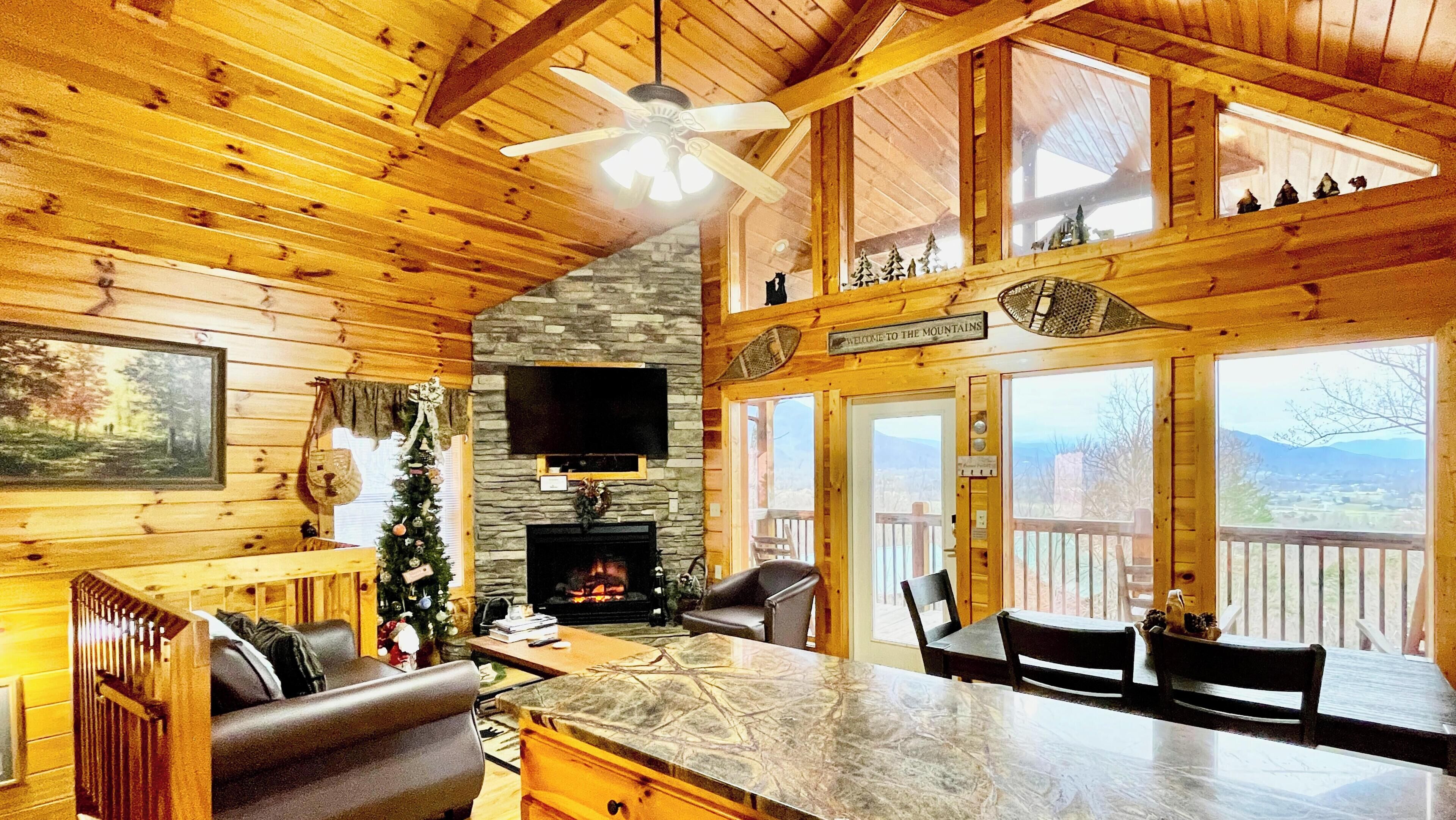 TV 40 pollici con canali via cavo, caminetto