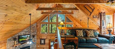 Cabin, Multiple Beds, Hot Tub, Mountain View | Living area | 40-inch TV with cable channels, fireplace