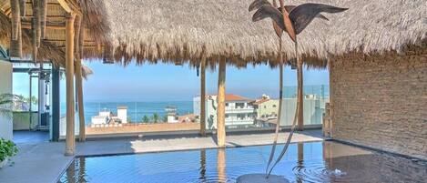 Vista frontal de la propiedad