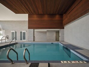 Una piscina cubierta