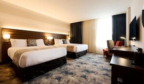 Standard 2 Queen Room