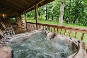 Cabaña, varias camas, hidromasaje | Terraza o patio