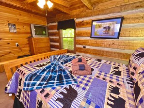 Basic Cabin, Multiple Beds, Hot Tub, Mountain View | 3 bedrooms, free WiFi, bed sheets - New Song (Sevierville)