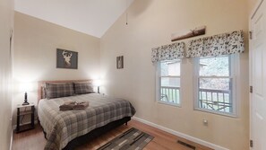 Hytte, flere senger, peis | 3 soverom, wi-fi (inkludert) og sengetøy