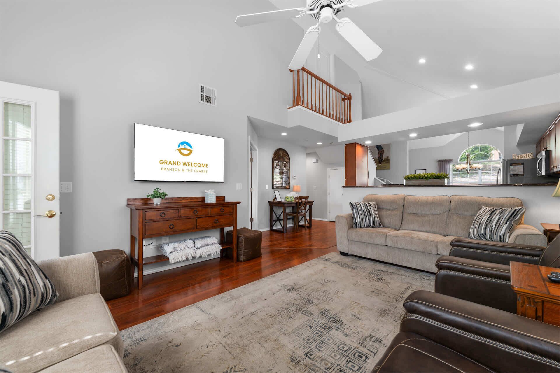 Huoneisto, useita sänkyjä, keittiö, näköala golfkentälle (The 12th Green View) | Oleskelualue | 42–tuumainen taulutelevisio, jossa digitaalikanavat