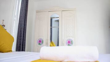 3 habitaciones, tabla de planchar con plancha y wifi gratis