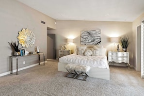 4 habitaciones, decoración personalizada y muebles diferentes